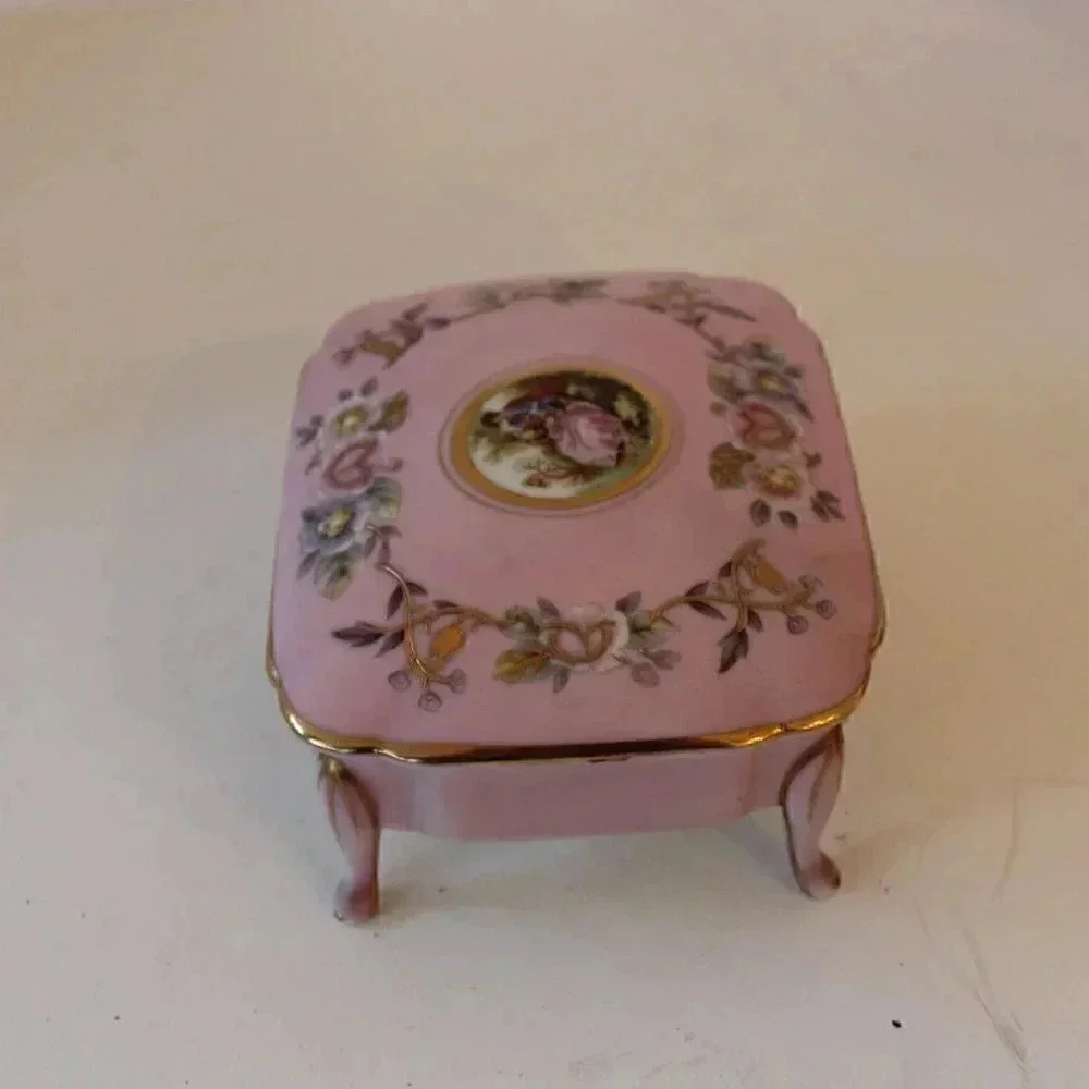 Trinket Box vtg royal